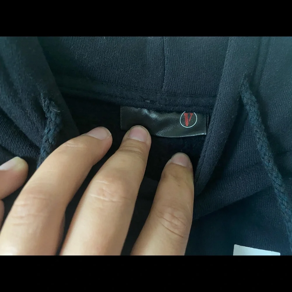 Authentic VLONE cropped black hoodie - Picture 5 of 6
